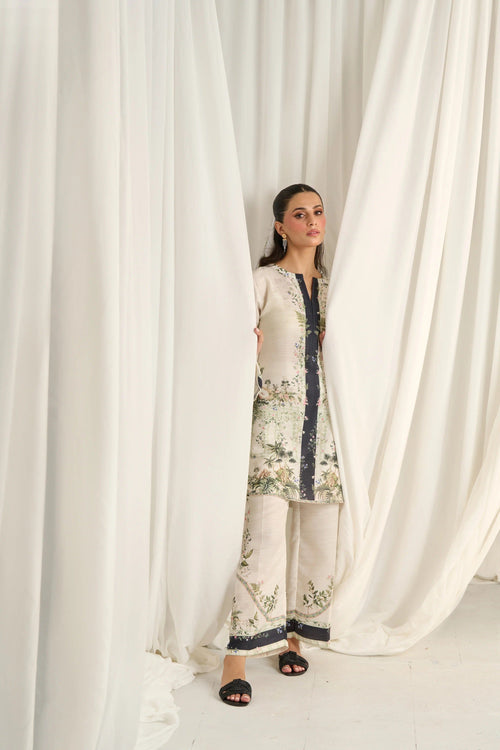 Ivory Noir Garden Set