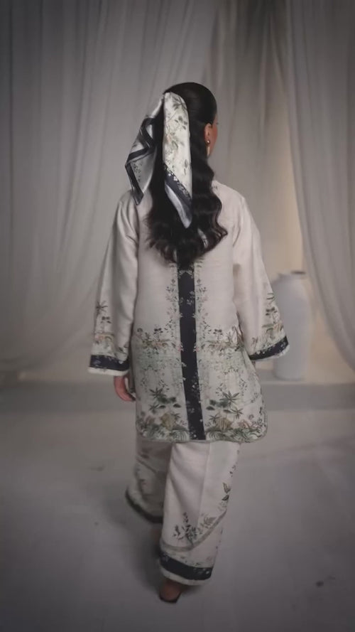 Ivory Noir Garden Set