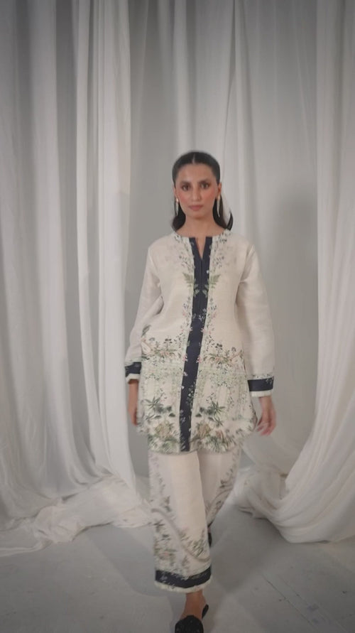 Ivory Noir Garden Set